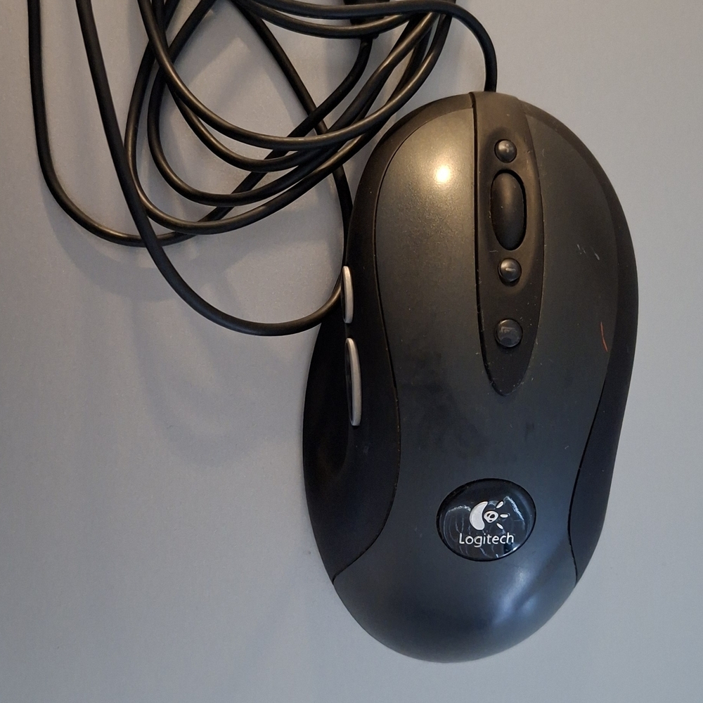 Logitech G400 Gaming Mouse (M-U0028)Logitech Black Wired Optical Mouse